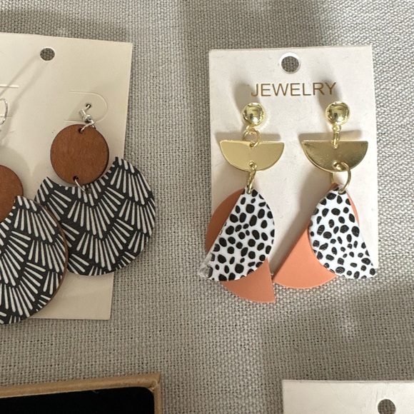 Earring Bundle - Picture 6 of 6